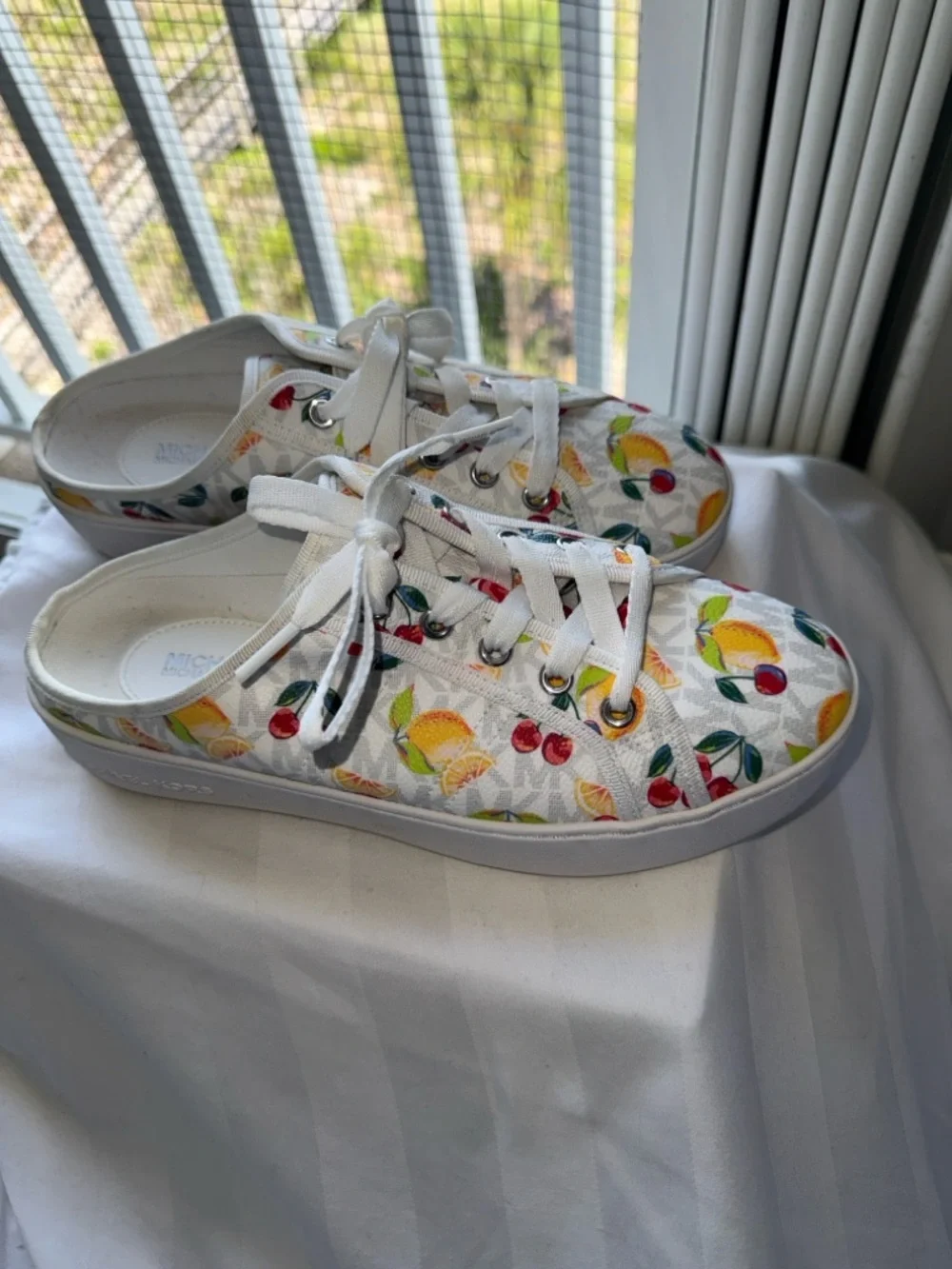 Michael Kors Poppy Fruit print logo, Slip-on canvas sneakers/mules. - Picture 2 of 7